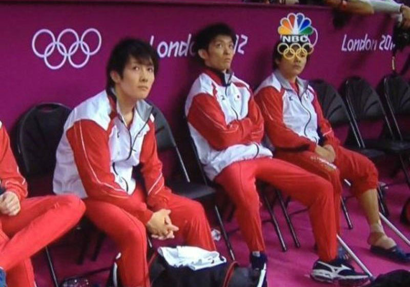 2012-olympics-perfectly-timed-graphic-overlay-oympic-ring-glasses