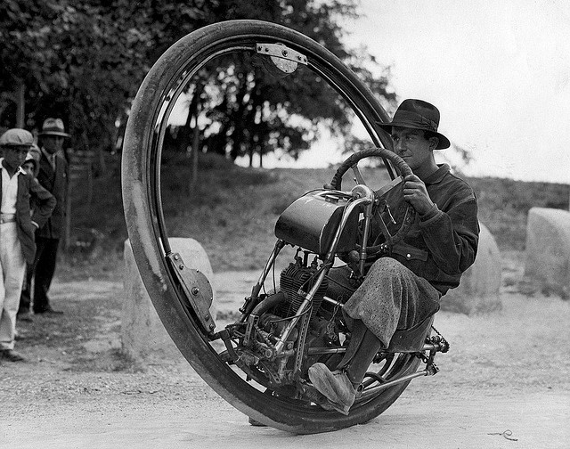 One-wheel motorcycle