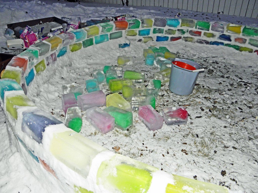 colored_ice_igloo_06