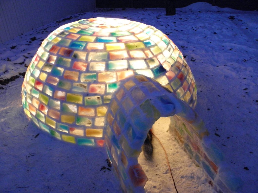 colored_ice_igloo_16