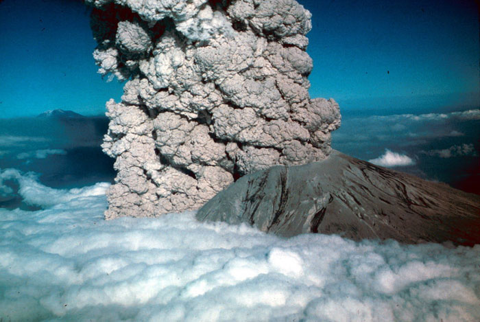 8) Mount St. Helens erupts, 1980 (US)