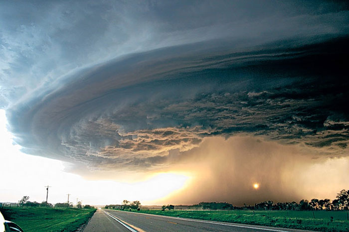 3) Supercell storm moving across northeast Nebraska, 2004 (US)