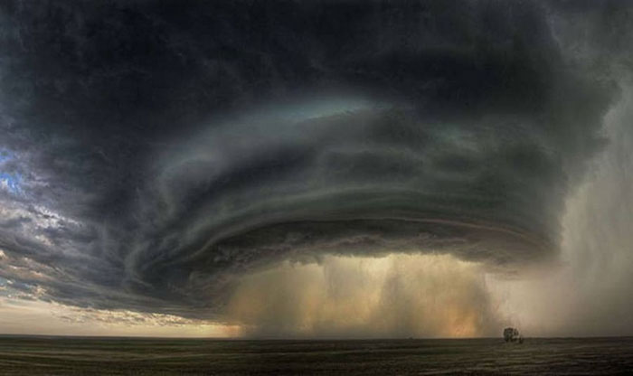 15) Supercell thunderstorm in Montana, 2010 (US)