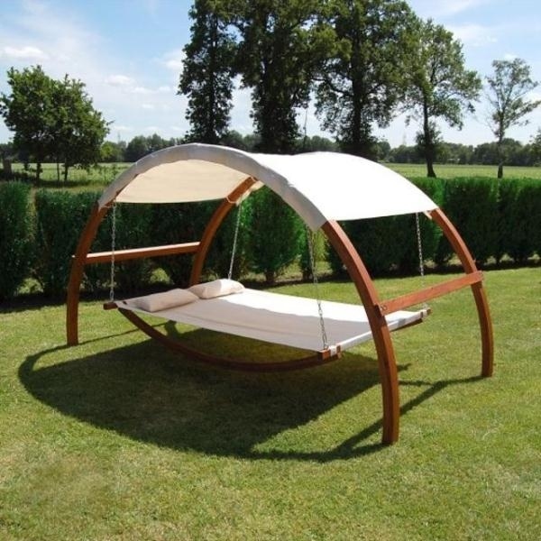 A Canopied Swing Bed