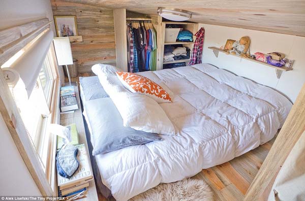 The small space isn't oppressive, in fact, it's snug and comfortable.