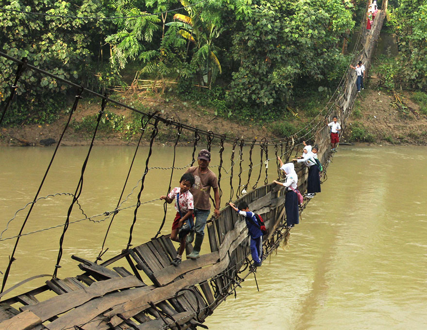 children-going-to-school-around-the-world-35