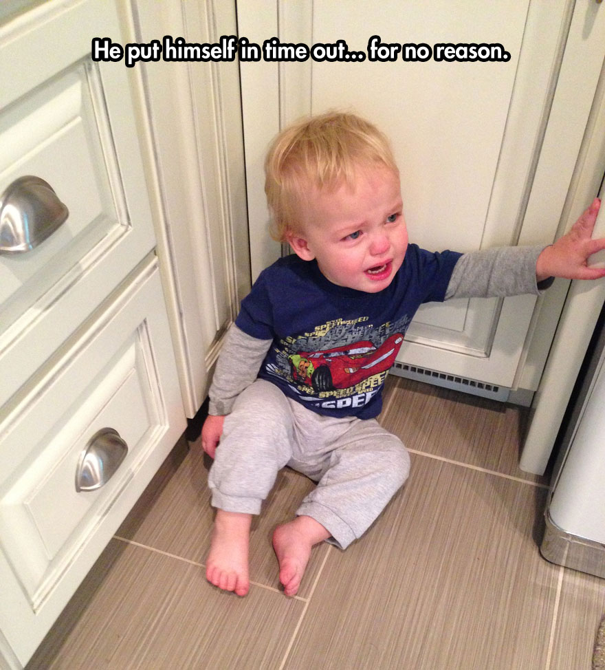 funny-kid-crying-toy-kitchen