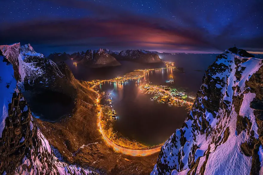 Reinebringen Rock, Lofoten