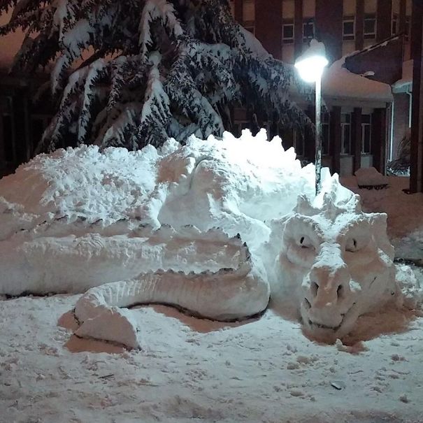 25 Funny Snow Sculptures From Last Winter - Pulptastic