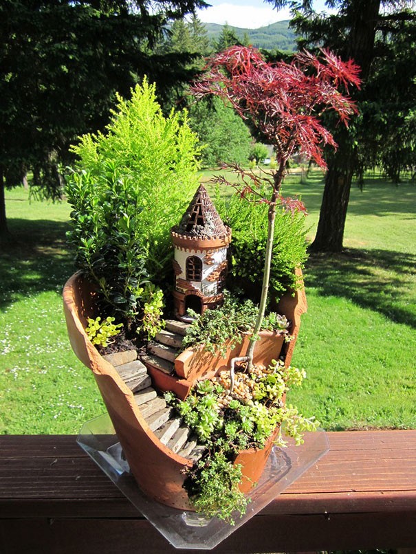 Broken Pot Turned Into Fairy Garden