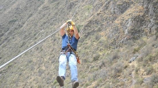 Stay The Night In Peru’s Terrifying 400 Foot High See-Through Sleeping ...