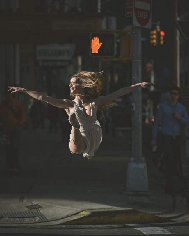 These Portraits Of Ballerinas Dancing On The Streets Of New York Will ...