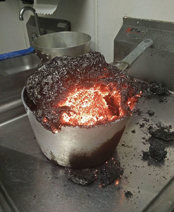 15 Hilarious Kitchen Fails That’ll Make Even The Worst Cook Feel Better