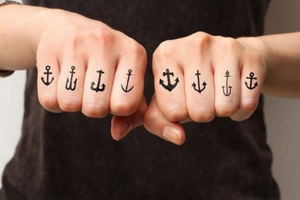 21.anchor finger tattoo design KOP1j