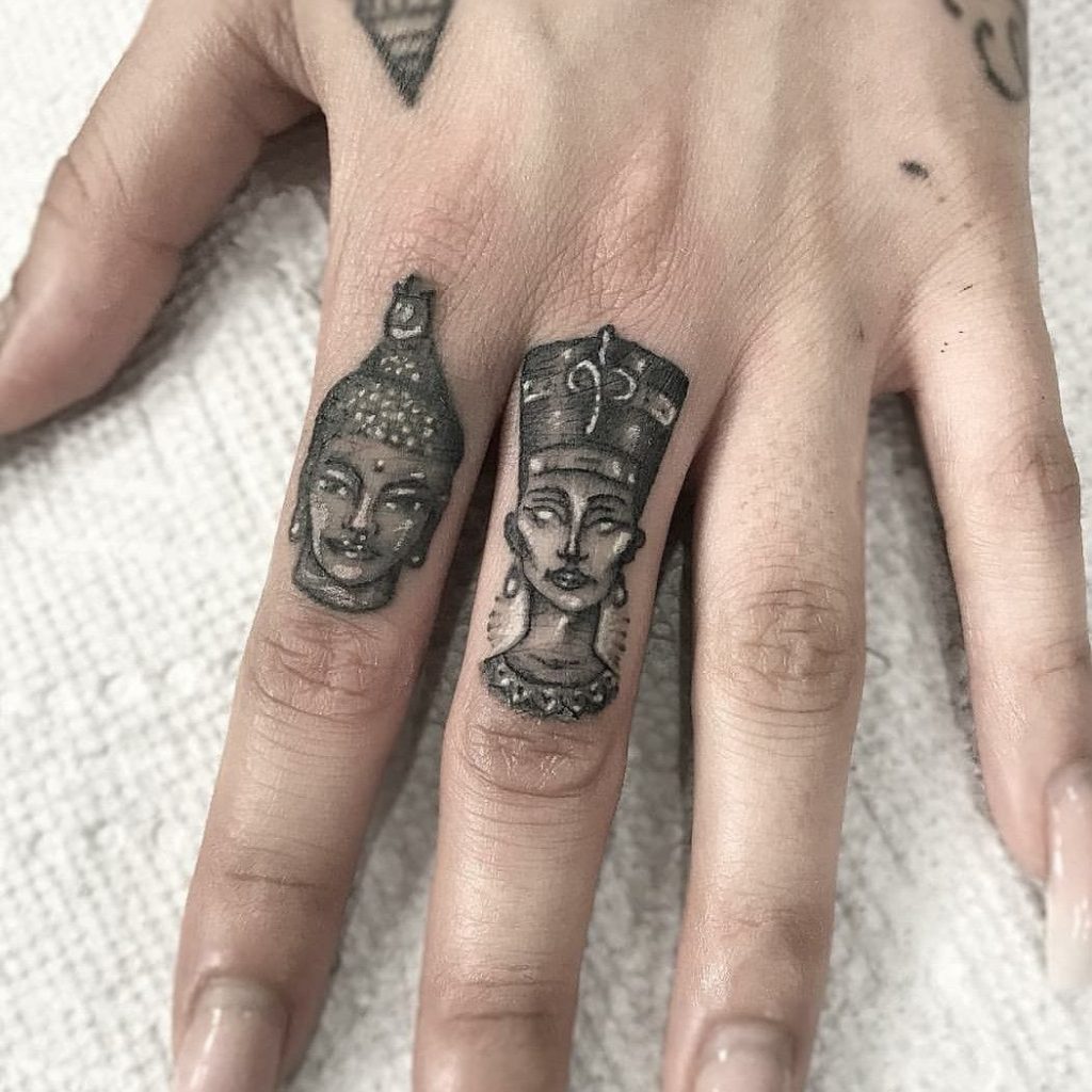 29.Pharaoh Finger Tattoo