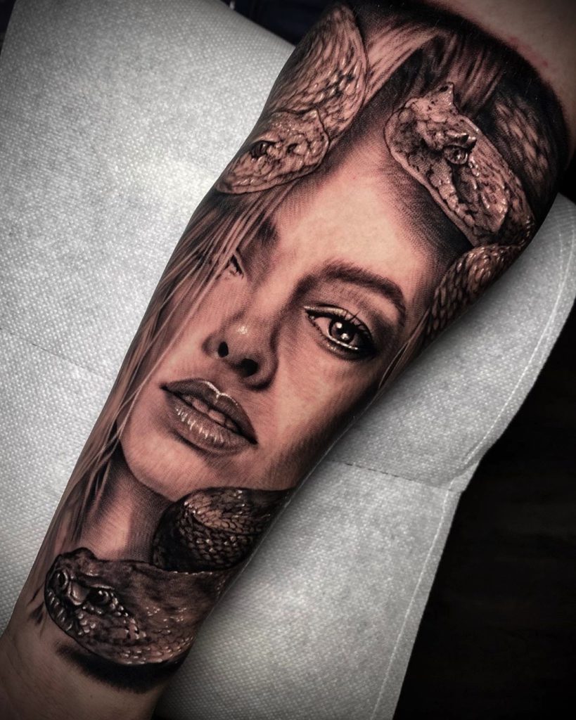 30 Medusa Tattoos For Women That Will Make Heads Turn