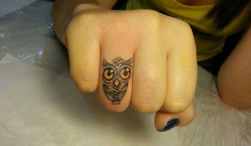 35.owl finger tattoo best owl tattoos 2