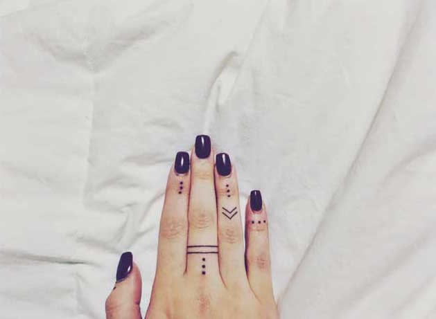 45.elegant.lines .finger.tattoo
