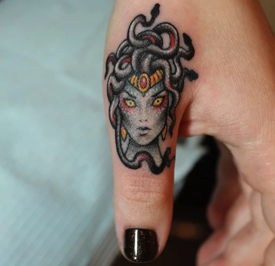 30 Medusa Tattoos For Women That Will Make Heads Turn - Pulptastic