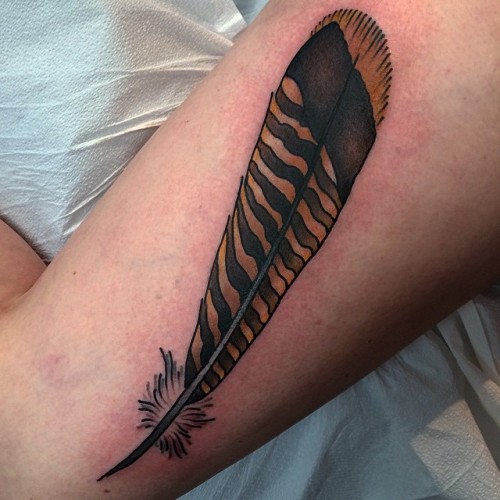 30 Incredible Feather Tattoo Designs for Women