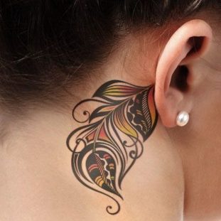 30 Incredible Feather Tattoo Designs for Women