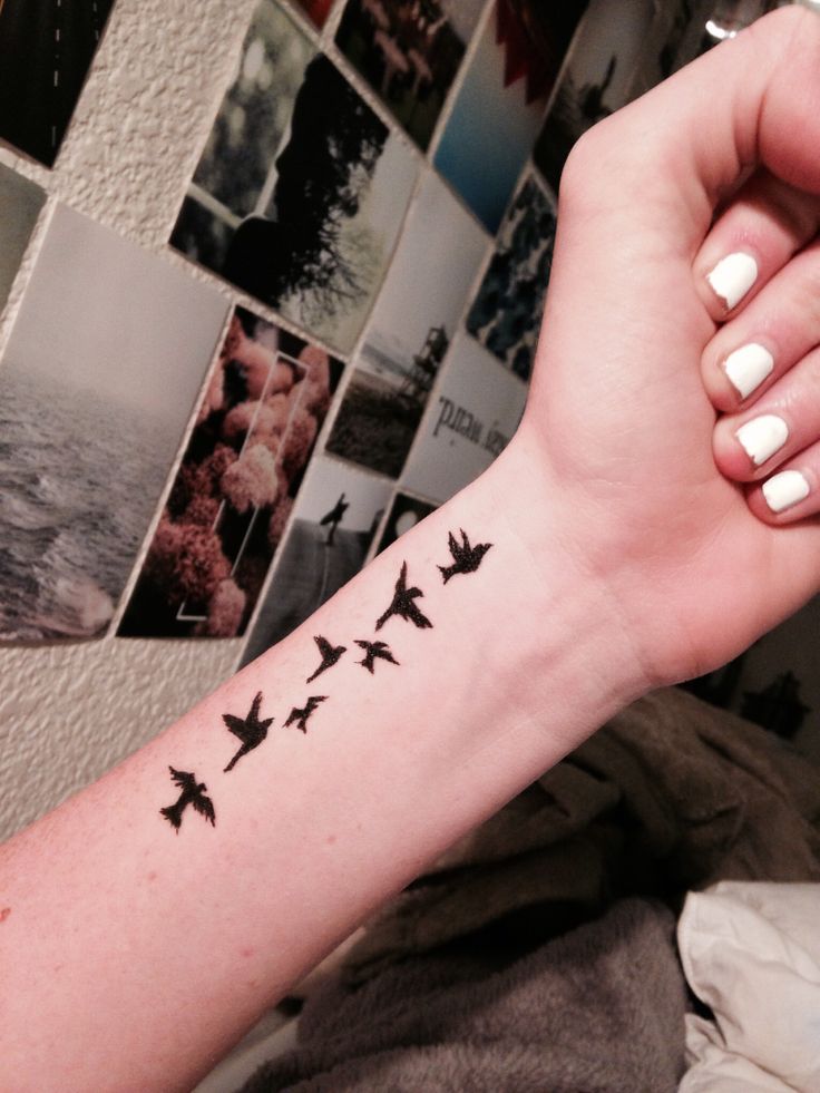 30 Cute Wrist Tattoos For Women