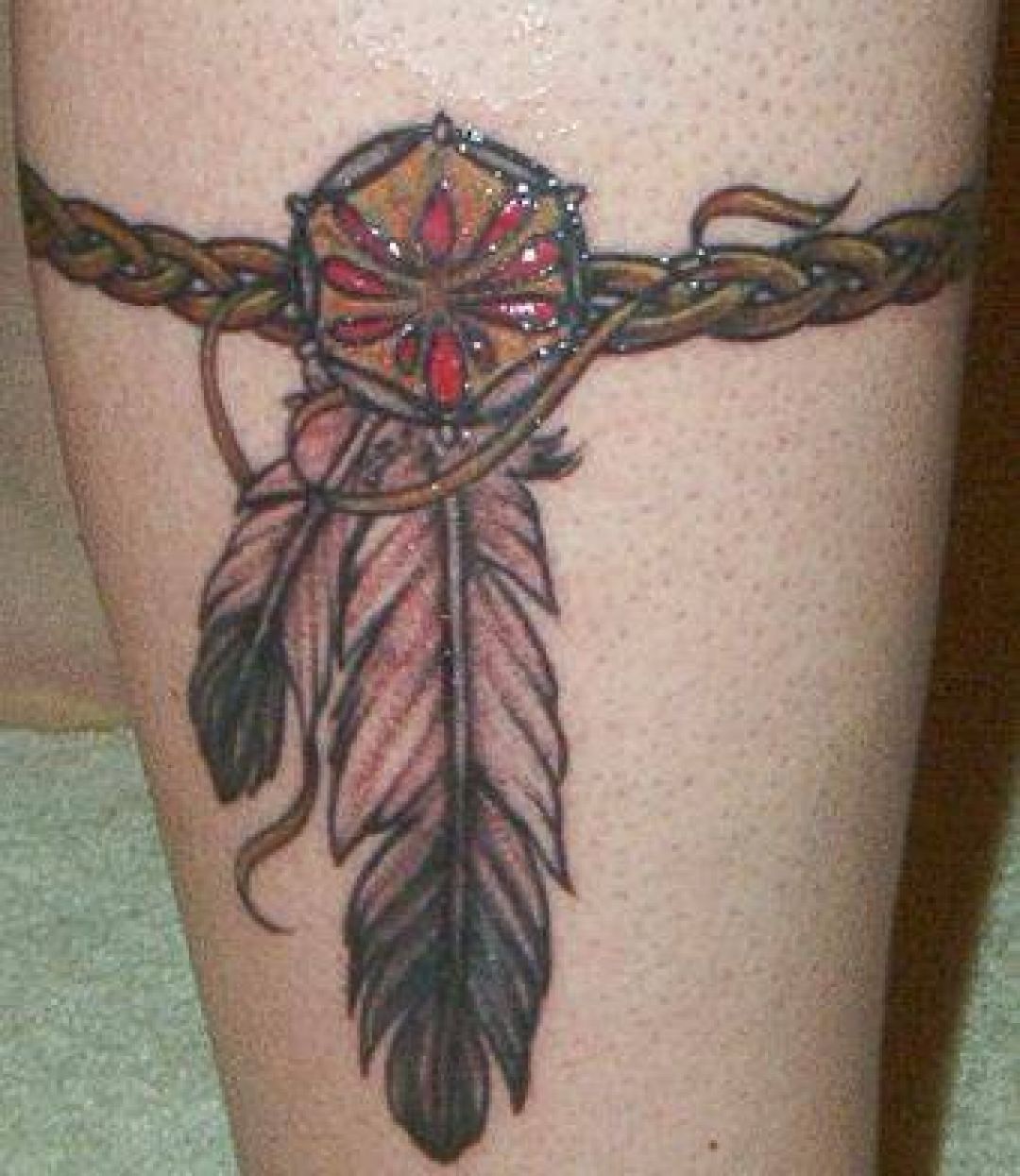 30 Beautiful Feather Tattoo Ideas for Women - Pulptastic