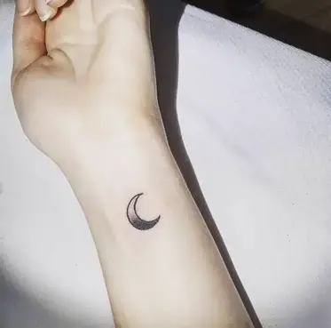 25 Beautiful Moon Tattoos For Women