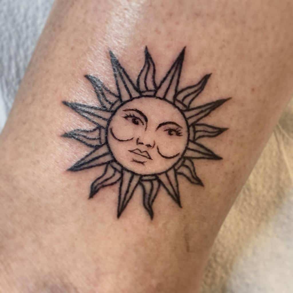 25 Best Sun Tattoo Designs for Women - Pulptastic