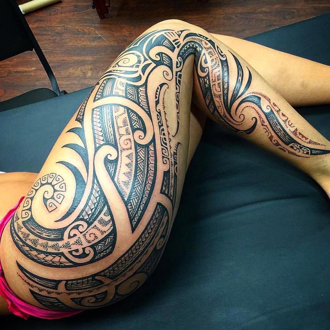 25 Sexy Thigh Tattoos For Women Pulptastic   17.tribal.thigh .tattoo 