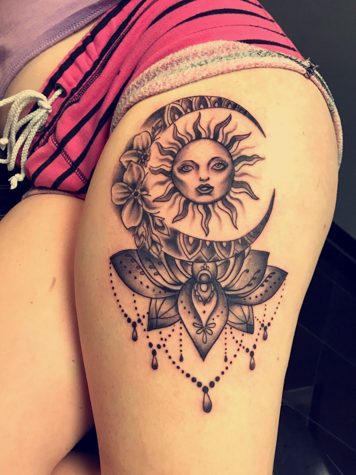 25 Sexy Thigh Tattoos For Women Pulptastic