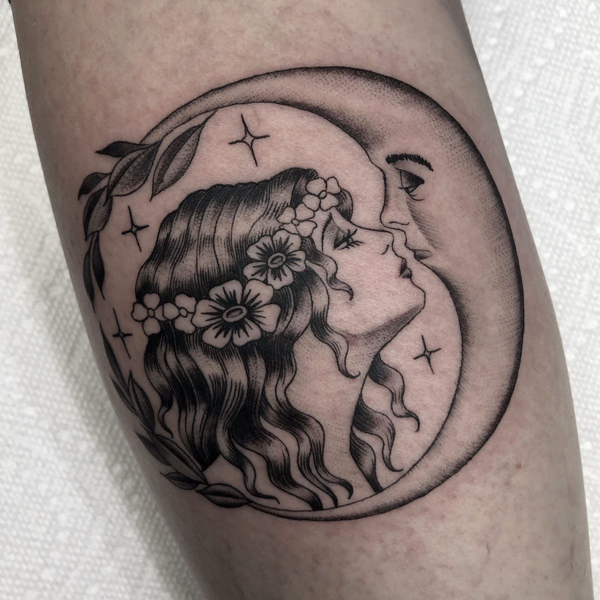 25 Beautiful Moon Tattoos for Women – Pulptastic