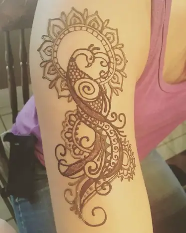 26 Elegant Henna Tattoo Designs For Women