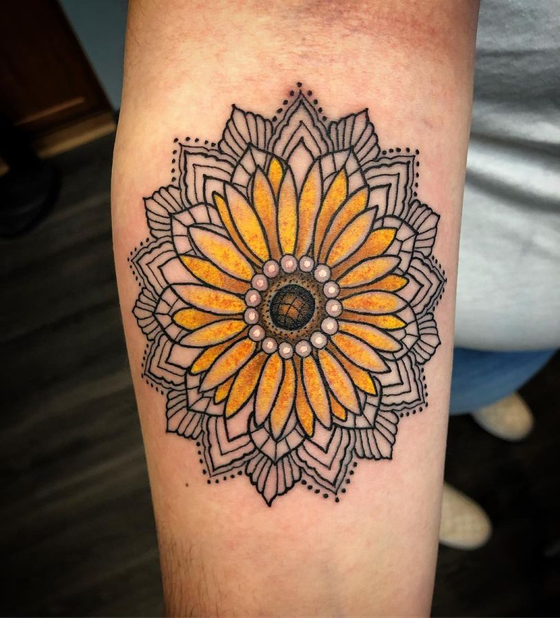 30 Best Sunflower Tattoos For Women (2021)