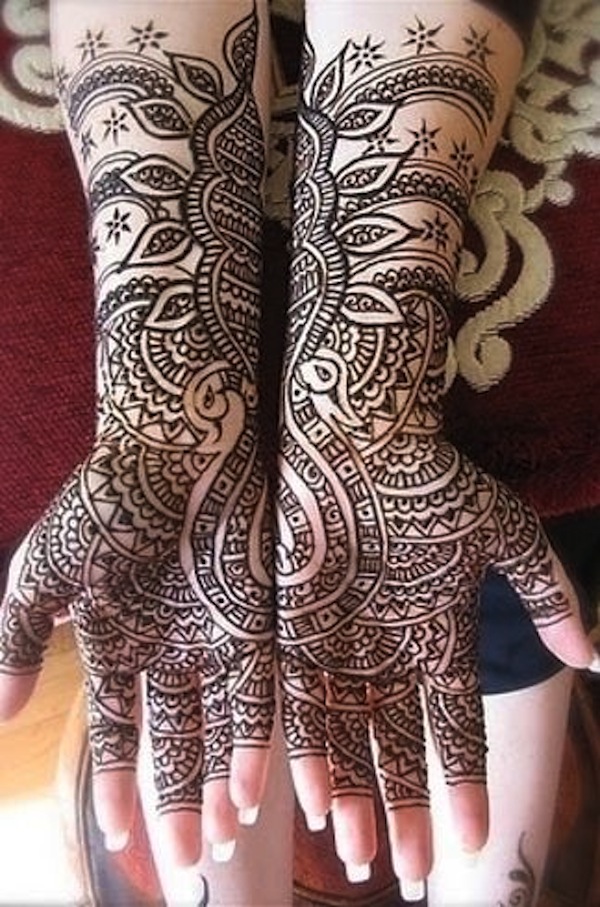 26 Elegant Henna Tattoo Designs For Women