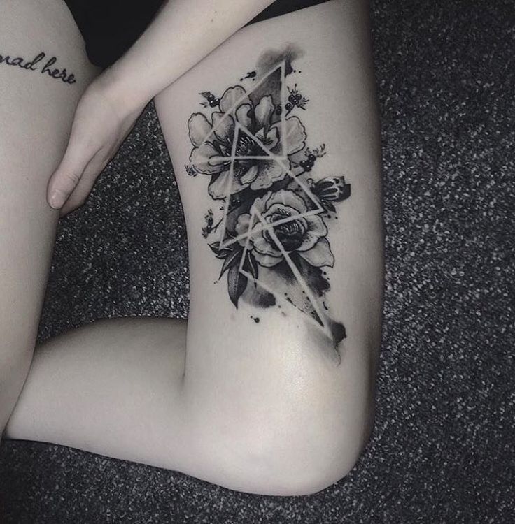 25 Sexy Thigh Tattoos For Women - Pulptastic