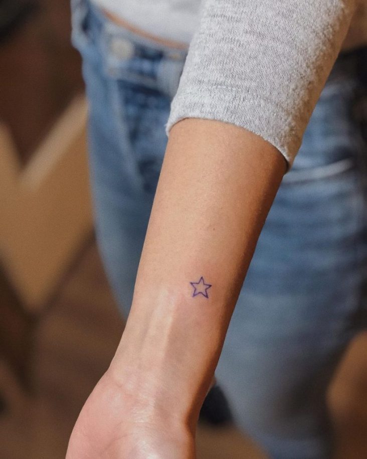 40 Cute Small Tattoos For Women - Pulptastic