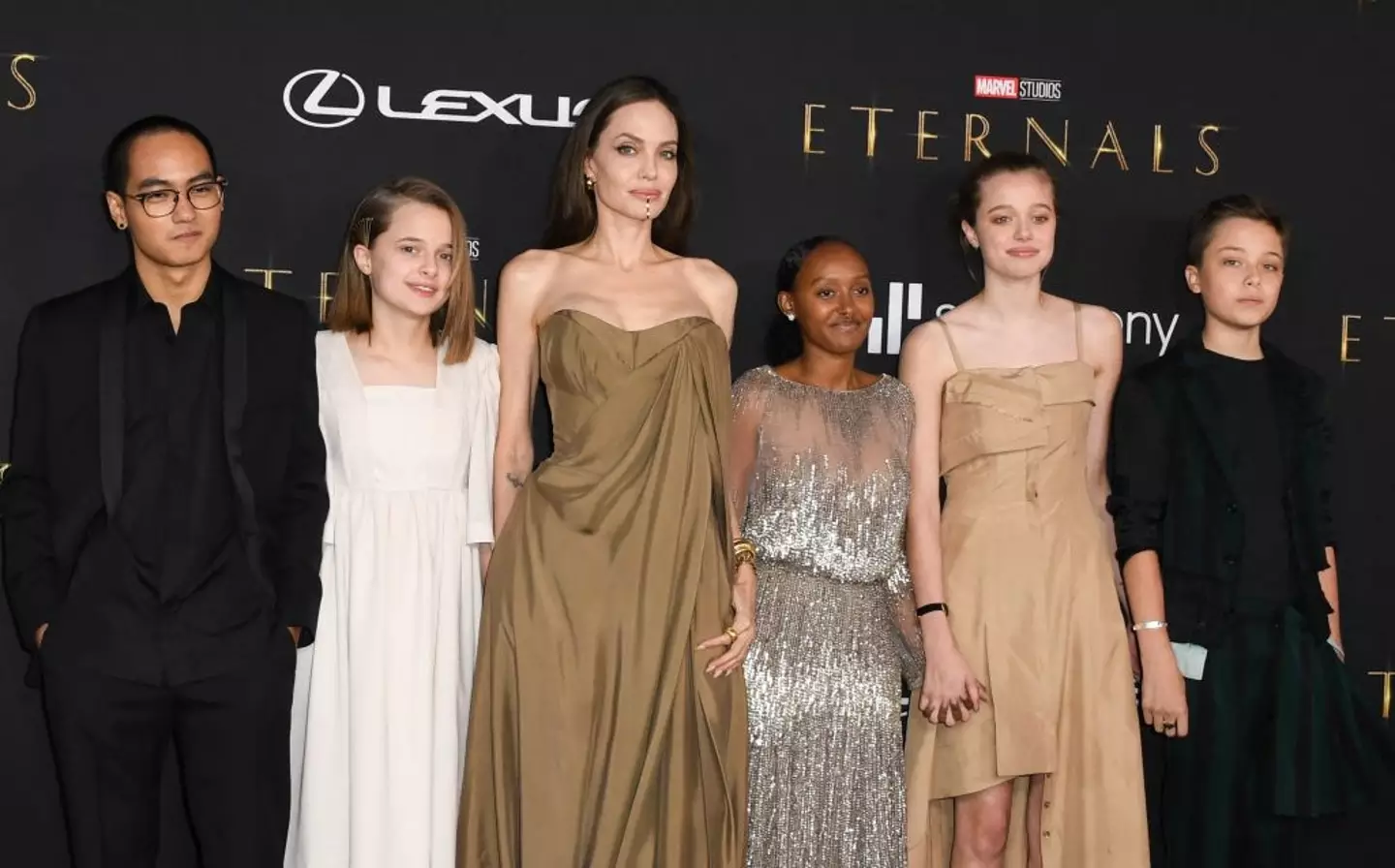 Angelina Jolie and her children Maddox, Vivienne, Zahara, Shiloh and Knox. (VALERIE MACON/AFP via Getty Images)