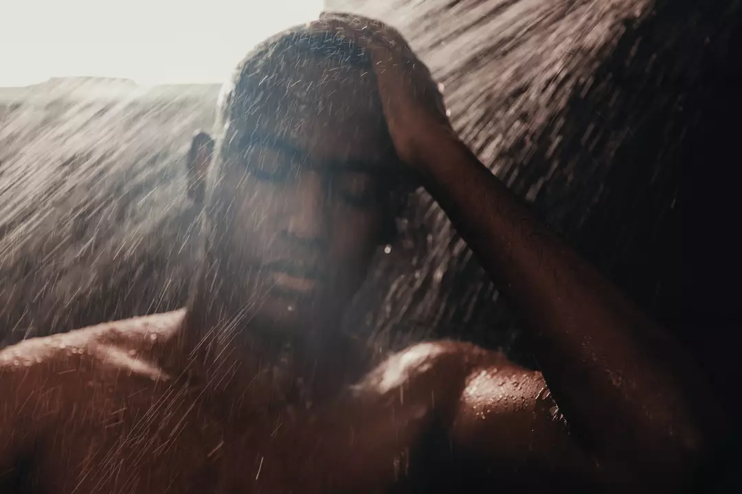 Dark showers promote relaxation (Getty Stock)