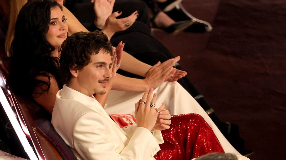 Timothée Chalamet's 'genuine' reaction to Michael B Jordan's Oscar win explained - Pulptastic