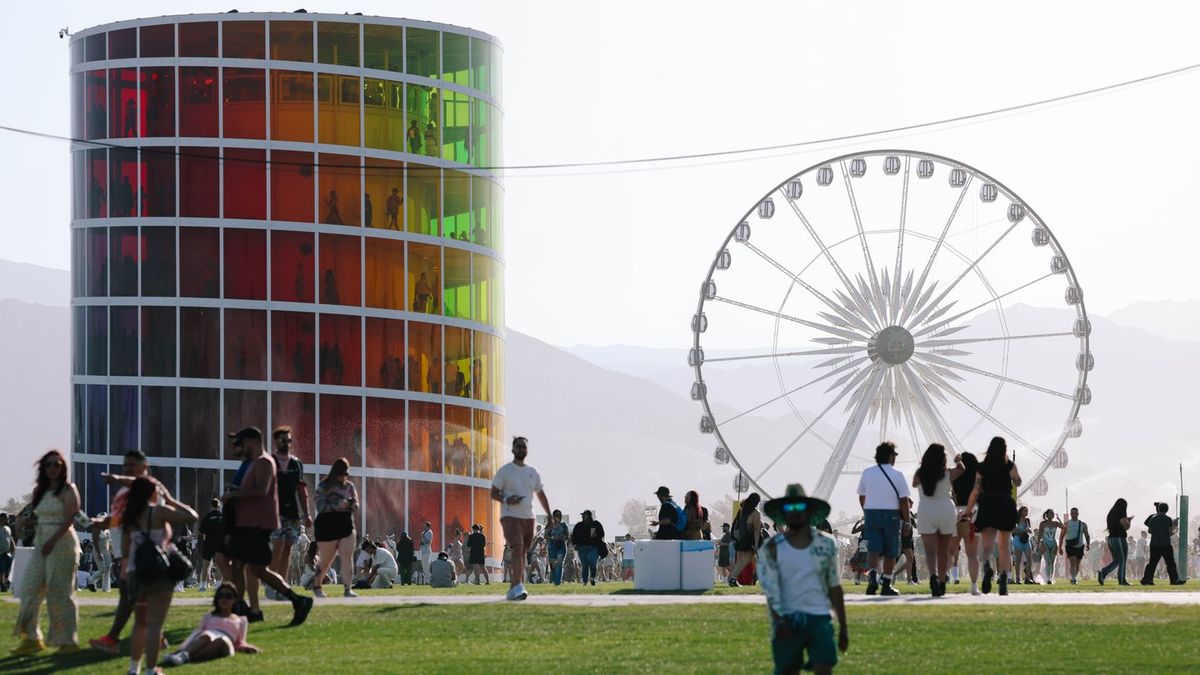 Coachella attendees are facing $360 check for dinner garden party - Pulptastic
