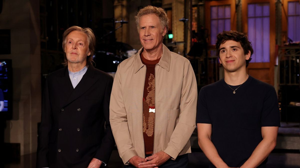 SNL viewers stunned after show opens season finale with bizarre Jeffrey Epstein sketch - Pulptastic
