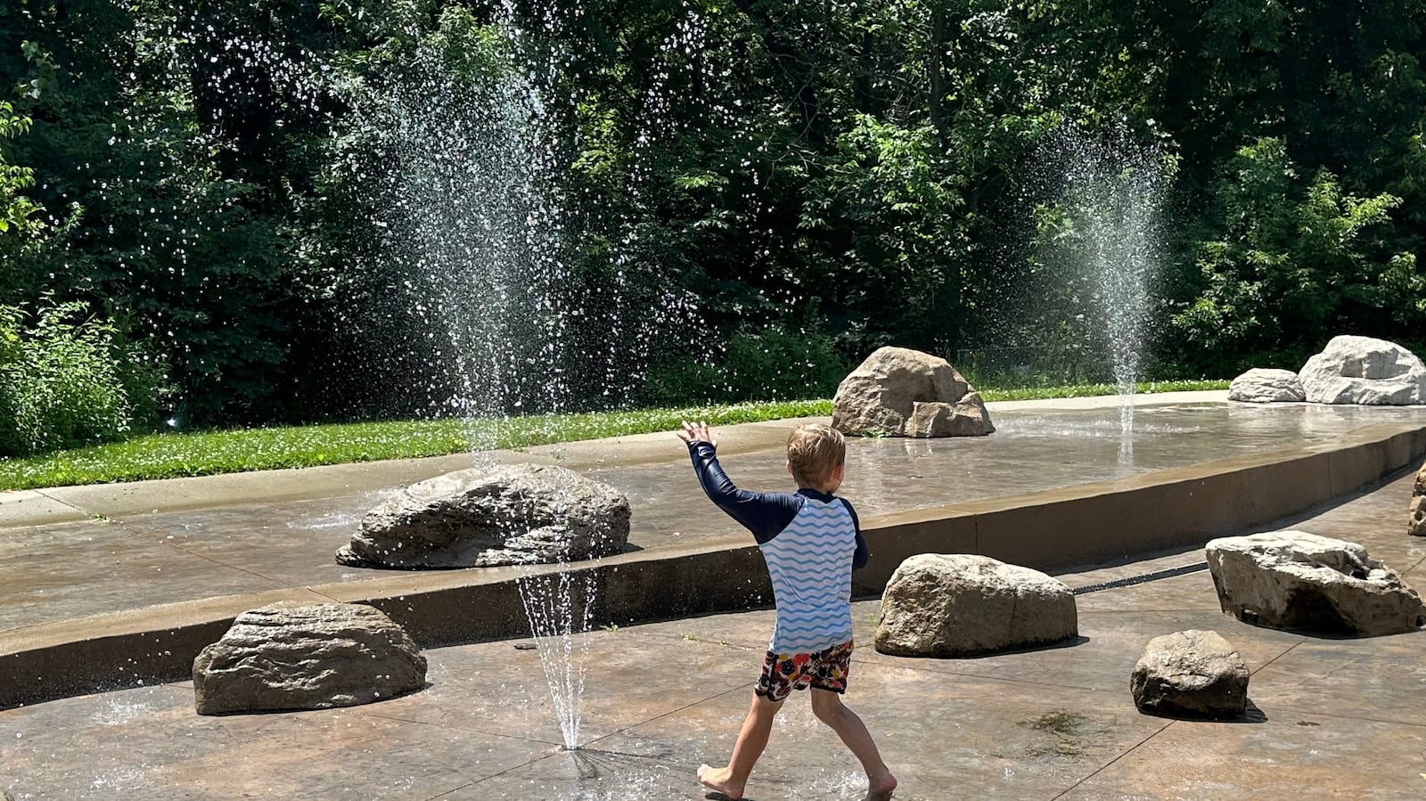 Sweltering Midwest heat cancels outdoor plans as cooling centers open and the East braces
