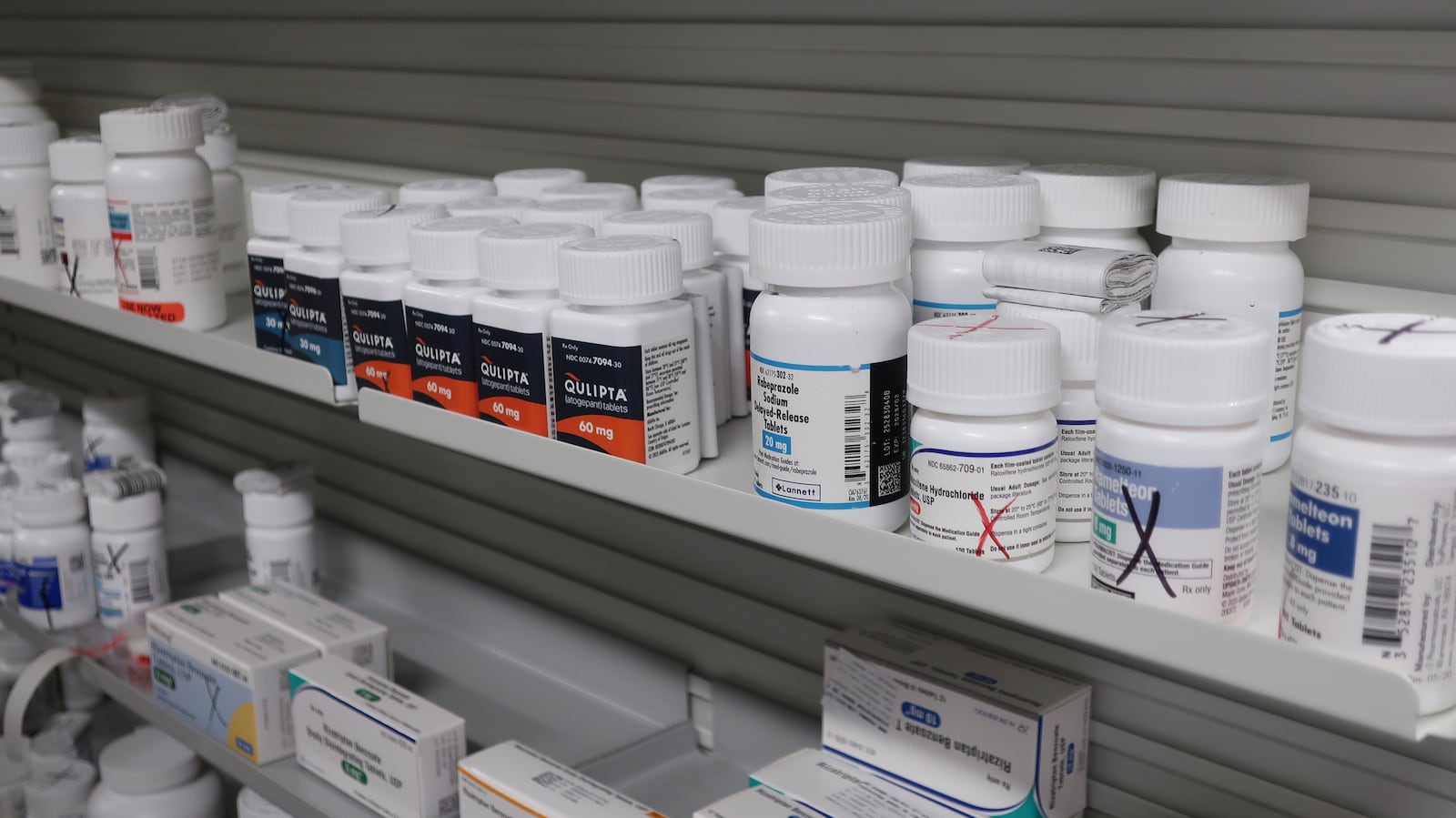 States seek to lower drug prices by targeting the companies that manage them for health plans