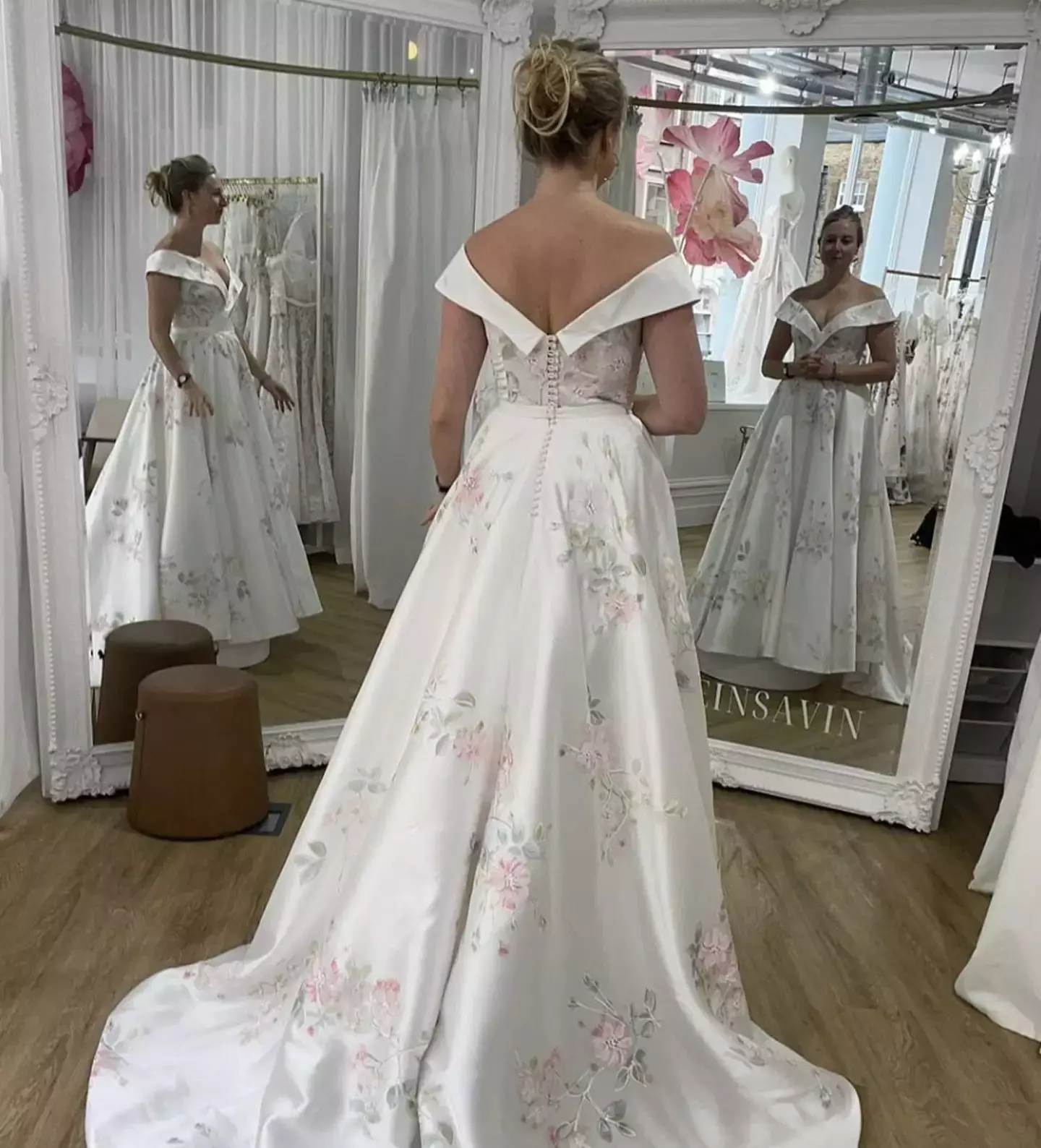 Bride to be Tessa Coates knew her responded after her image caused an internet frenzy and released a video on her Instagram page explaining what was happening.(TessaCoates/Instagram)