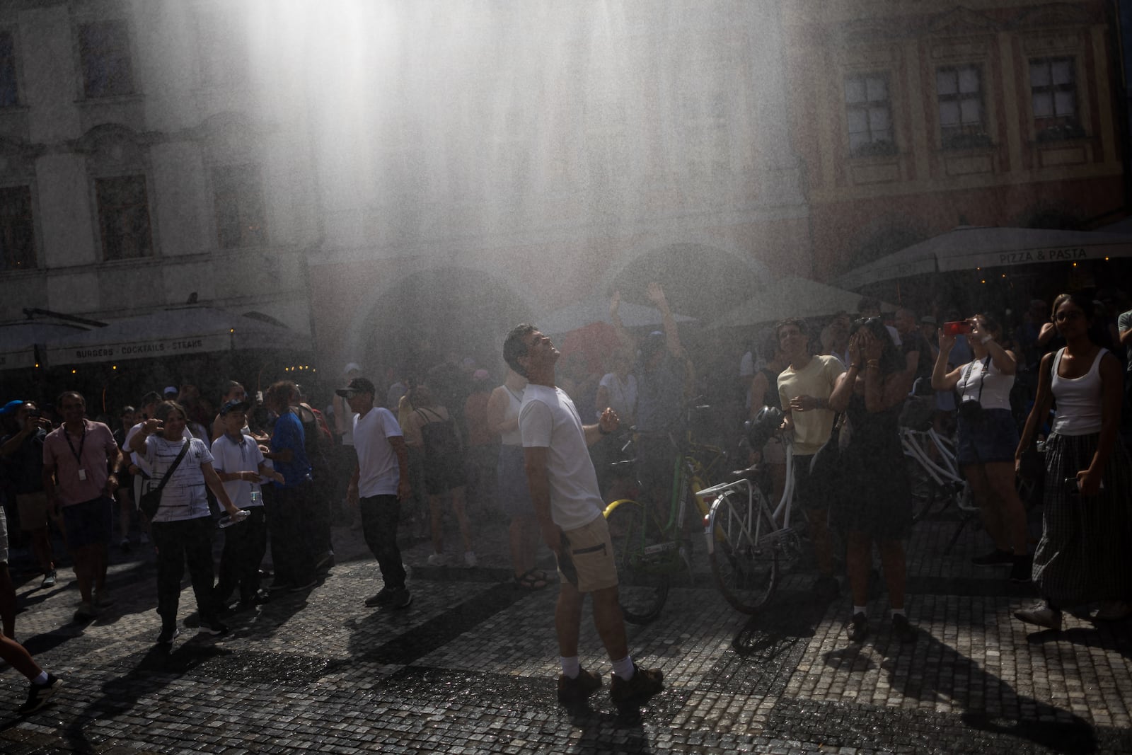 France records around 1,000 additional deaths as extreme heat sets European records