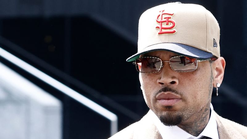 Singer Chris Brown pleads guilty to brawling at a London nightclub