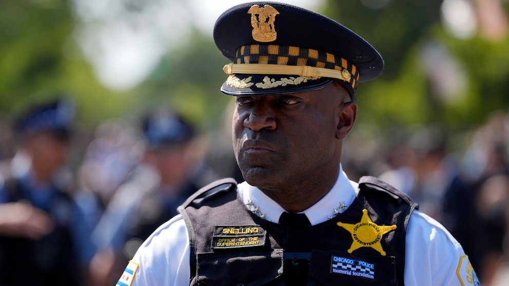 Head of the Chicago Police Department to retire after 3 years in the position