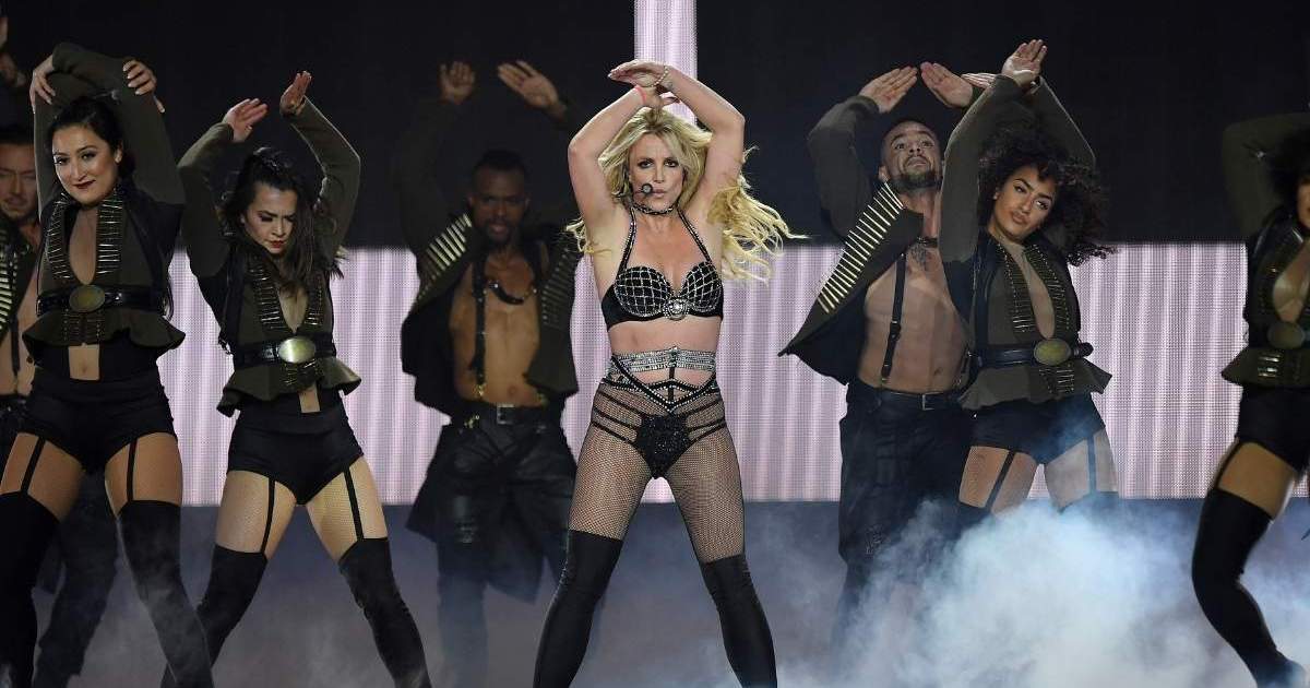 Britney Spears suffers wild wardrobe mishap while horseback riding