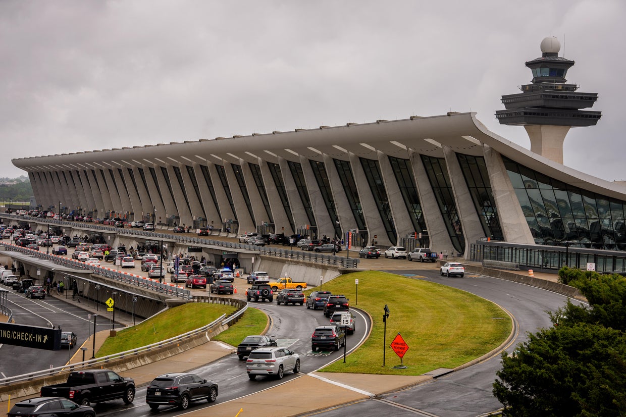 Trump is set to announce a $22B makeover of Dulles airport that will eliminate the ‘people movers’
